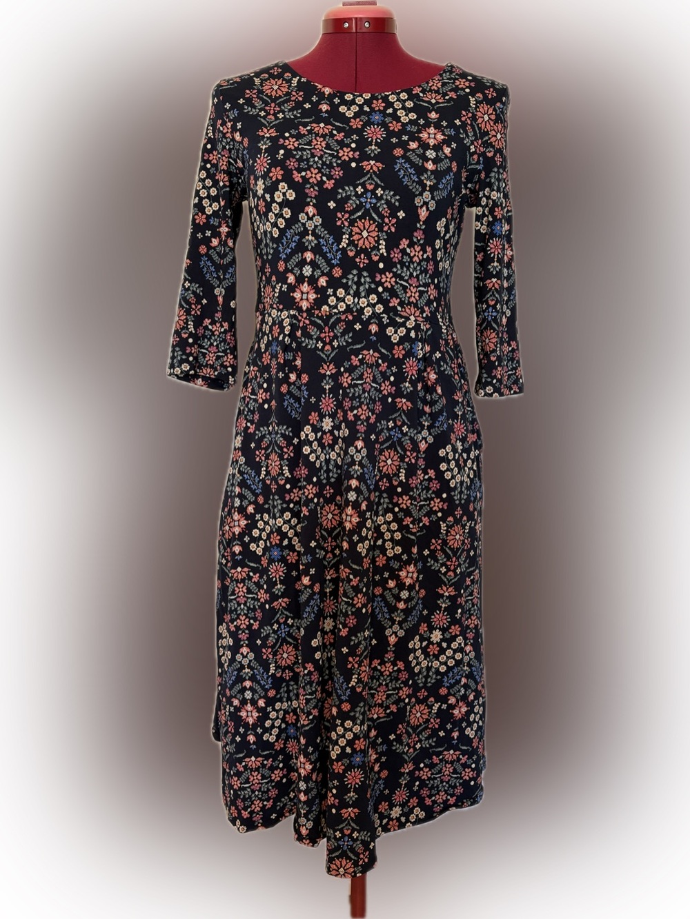**Seasalt Cornwall Veronica 3/4 Sleeve Midi Dress in Navy Folk Floral**